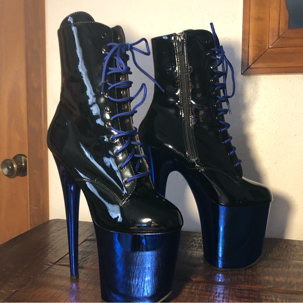 Flamingo 1020 Size 8, 8 inch heel Royal Blue & Black